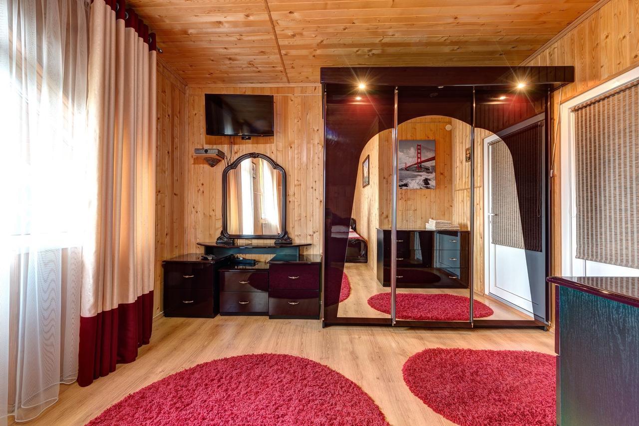 Guest House Velet Bukovel Exterior photo
